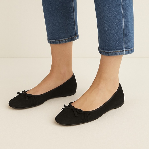 Black Ruched Suede Ribbon Bow Flats Made in Italy ๐ฎ๐น - Picture 5 of 8